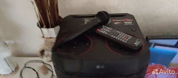 Музыкальный центр с караоке LG xboom on44dk