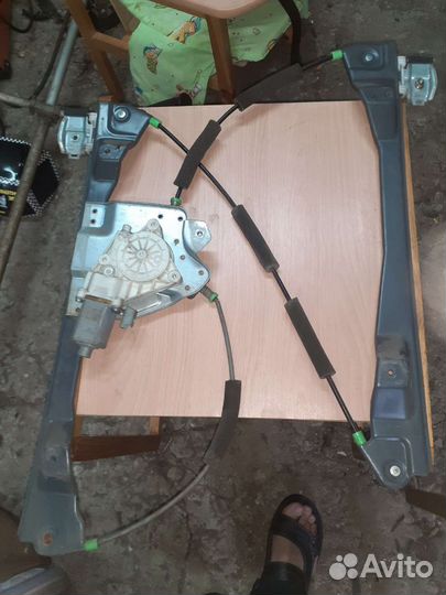 Запчасти на правую дверь кайрон