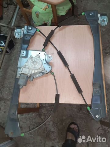 Запчасти на правую дверь кайрон