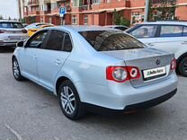 Volkswagen Jetta 1.4 AMT, 2010, 172 000 км, с пробегом, цена 565 000 руб.