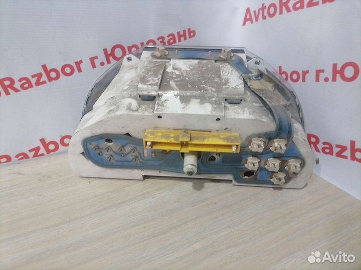 Щиток приборов Ford Fiesta