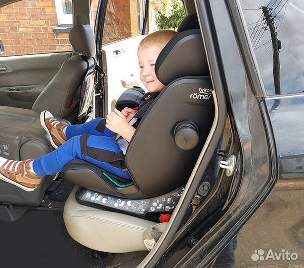 Britax Romer Advansafix I-size Cosmos Black новое