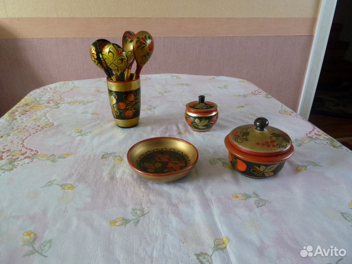 Деревянные ложки и посуда