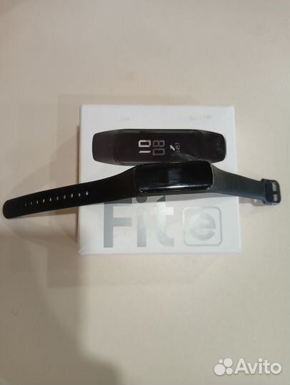 Смарт браслет Samsung Galaxy Fit e