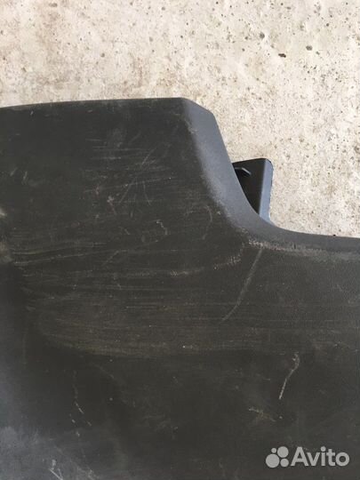 Накладка заднего бампера левая Ford Kuga(1747)