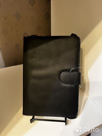 Чёрный чехол-книжка на планшет 7 дюймов