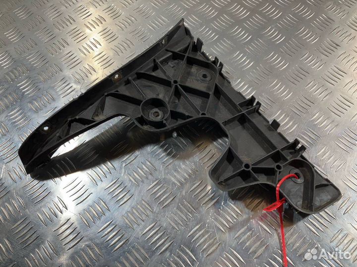 Крепление бампера левое Audi A6 4F/C6 2008