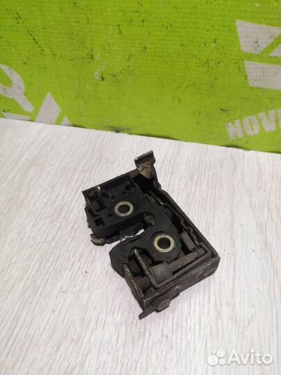 Замок двери задней левой Фольксваген Пассат Б3