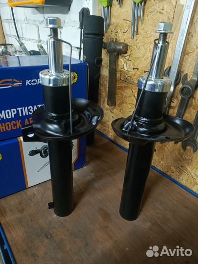 Амортизатор передний VAG