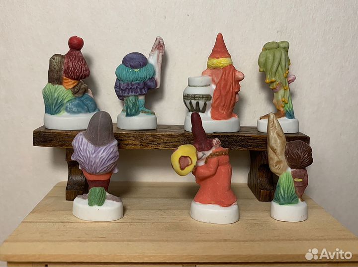 Миниатюрные фигурки нечисти из народных сказок