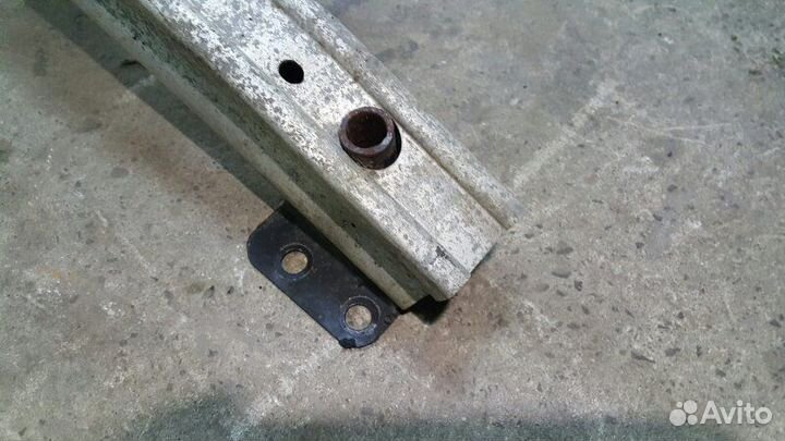 Усилитель бампера задний Audi Q7 4L 4.2 BAR 06