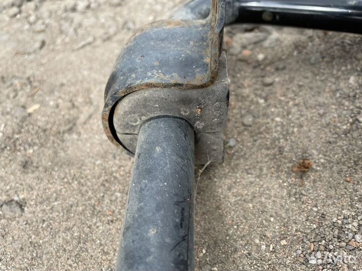 Стабилизатор задний Land Rover Range Rover L322