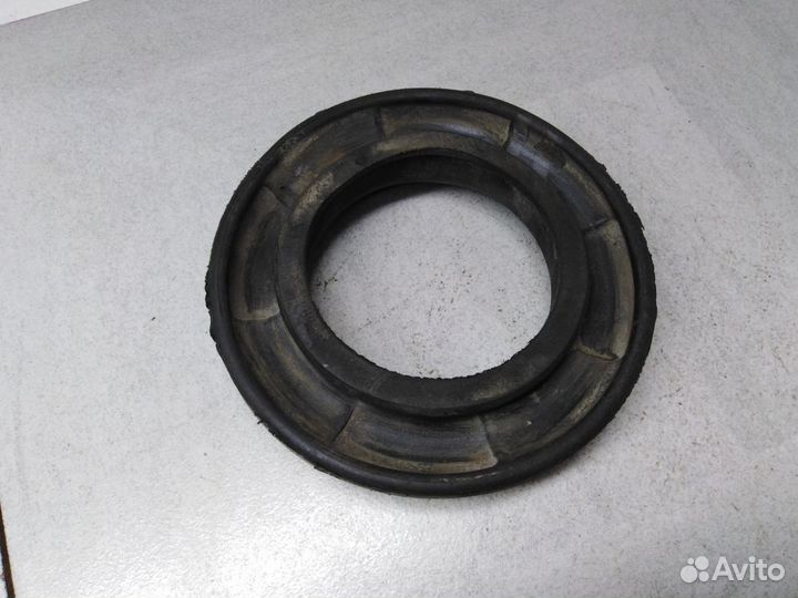 Проставка пружины передней