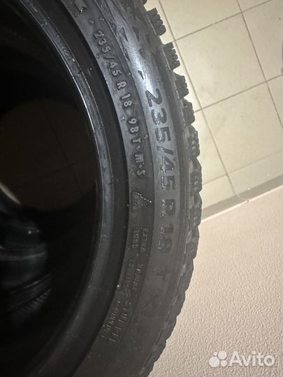 Continental IceContact 3 235/45 R18 98