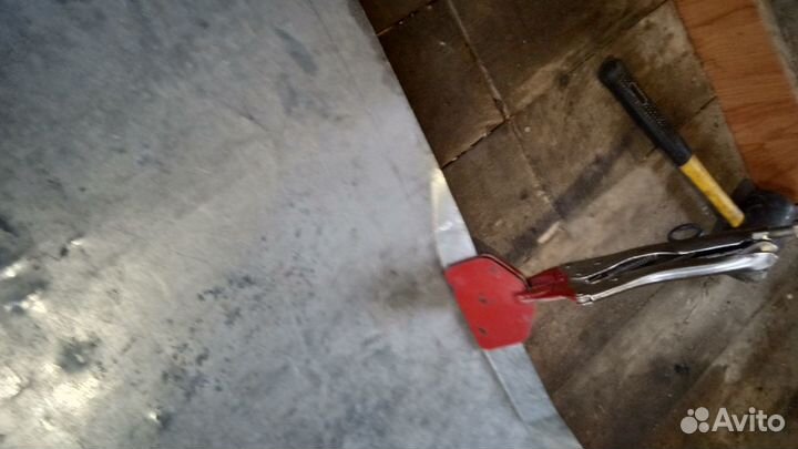 Струбцина для полотна и гибки листа