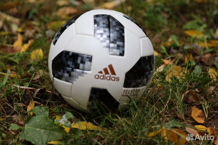 Футбольный мяч adidas telstar fifa 2018