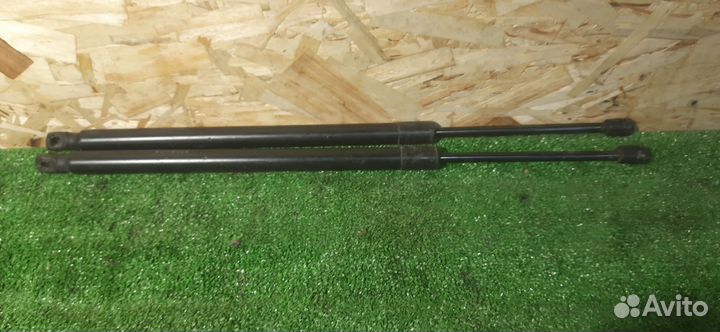 Амортизаторы багажника W164