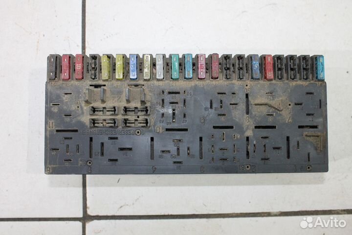 Блок предохранителей для Audi 80/90 (B4)