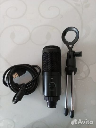 Студийный микрофон