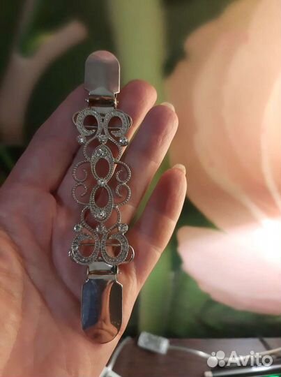 Зажим для кардигана, кофточки