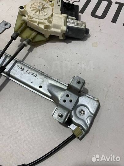 Стеклоподъемник задний правый Renault Fluence