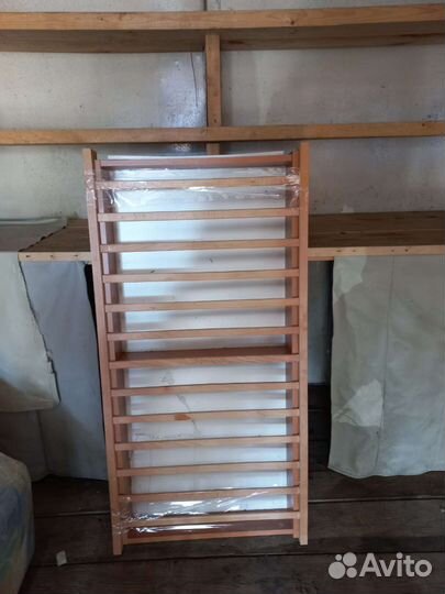 Детская кроватка с маятником и ящиком