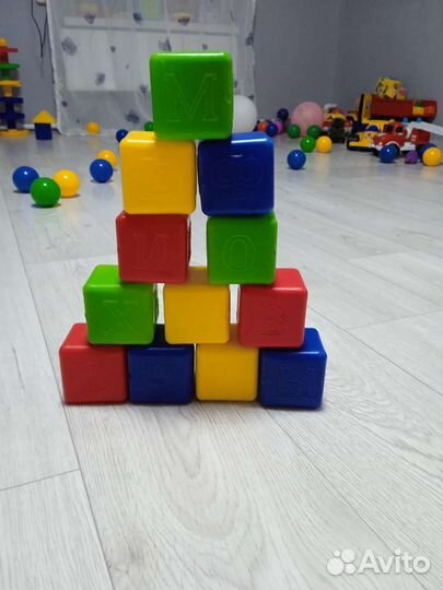 Кубики пластмассовые