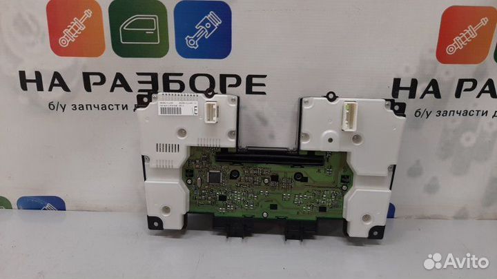 Панель управления климат-контролем Infiniti Qx56