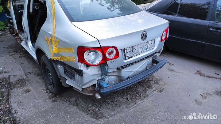 Volkswagen jetta 5. 2010. 1.6 бензин. разбор