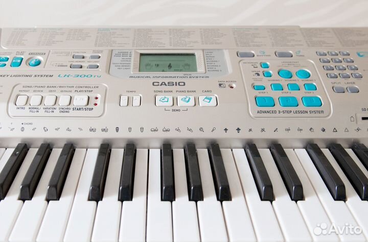 Синтезатор Casio LK-300 TV