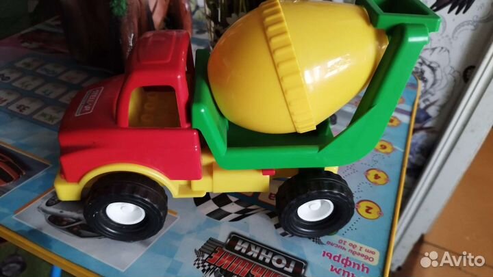 Игрушка автомобиль
