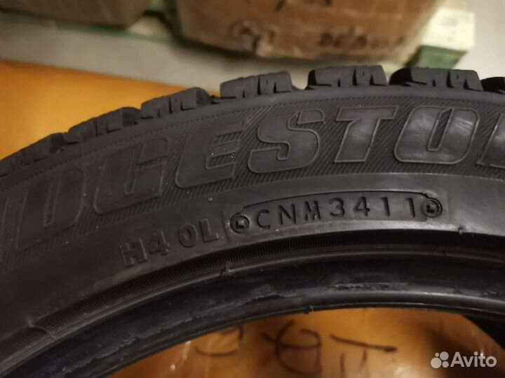 Bridgestone Ice Cruiser 7000 235/45 R17 94T