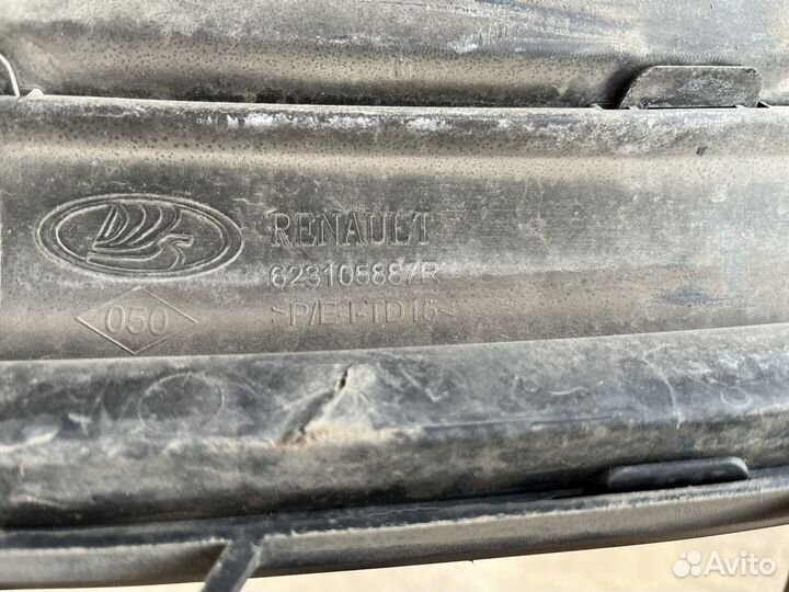 Решетка радиатора Рено Логан 2 Сандеро целая