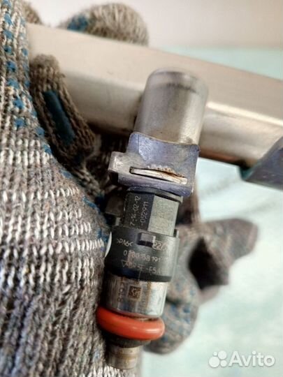 Форсунка топливная Ford Explorer 2014 год