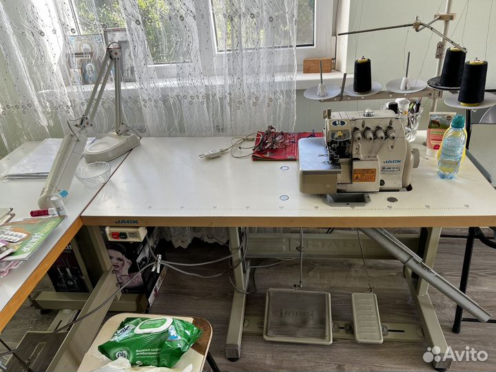 Оверлок промышленный jack