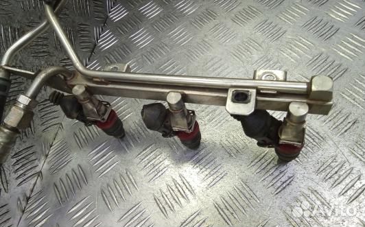 Топливная рампа бензиновая audi A6 C5 (GBE03TJ01)