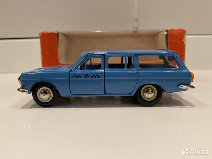 Модель автомобиля Волга газ 2402 1:43 СССР
