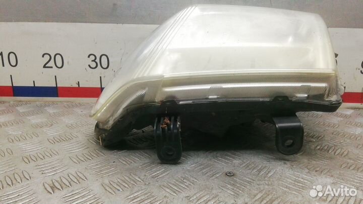 Фара Nissan Pathfinder (2004-2009)