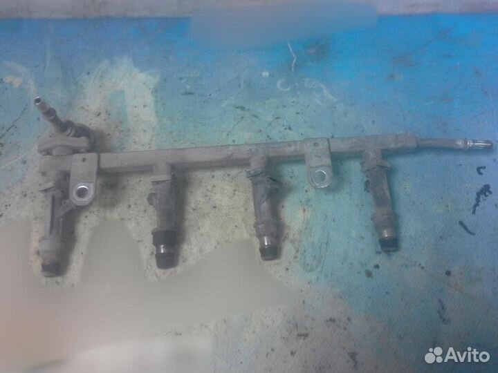 Рейка топливная (рампа) Chevrolet Lanos 2004