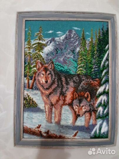 Картина вышита бисером