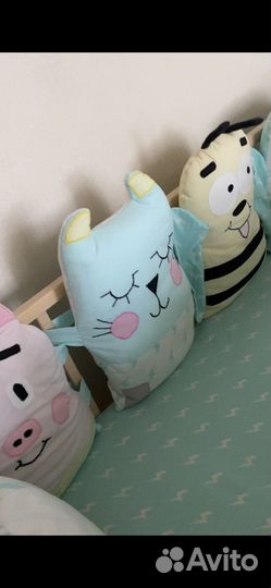 Бортики в детскую кроватку,подушки животные