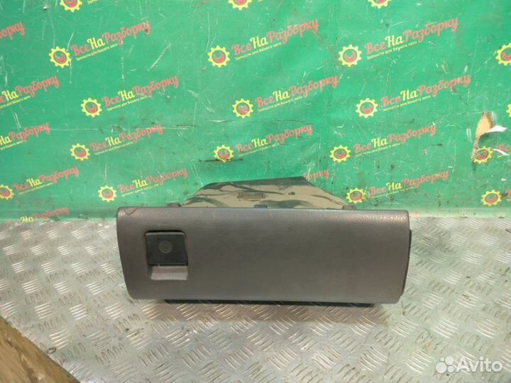 Бардачок Volkswagen Passat B3 универсал 1.8 1998