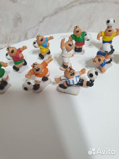 Киндеры 90 х футболисты