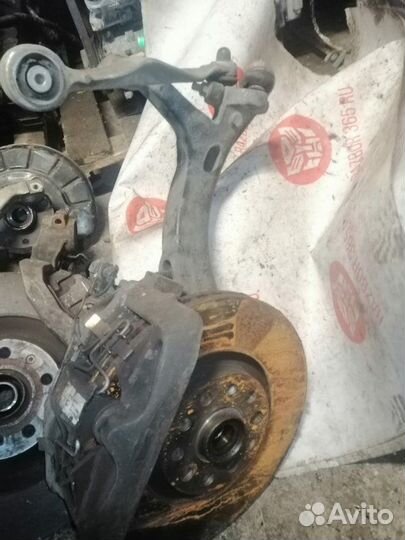 Кулак передний правый Audi A6 Allroad C5 ARE 2003