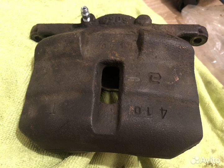 Суппорты передние Nissan