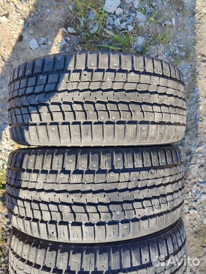 Dunlop SP Winter Ice 01 235/45 R17