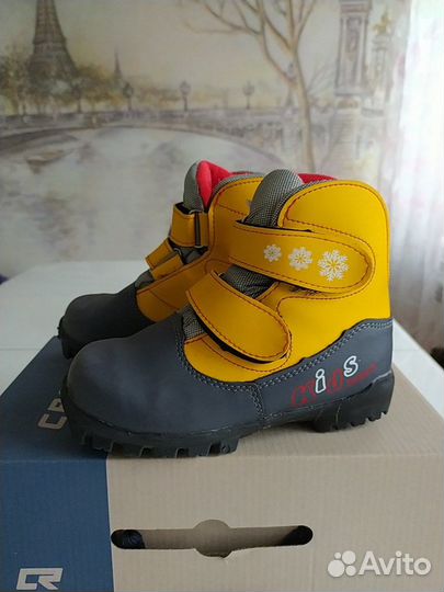 Лыжные ботинки детские классические