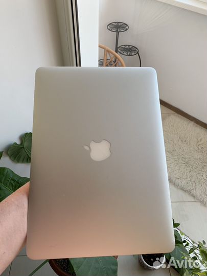 Apple MacBook Air 13 2017 (2020) 1 цикл