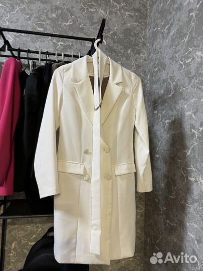 Платье пиджак белое 42 - 44