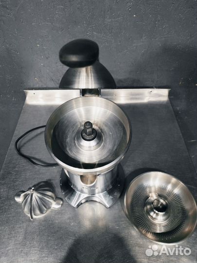 Соковыжималка для цитрусовых Bork Z800